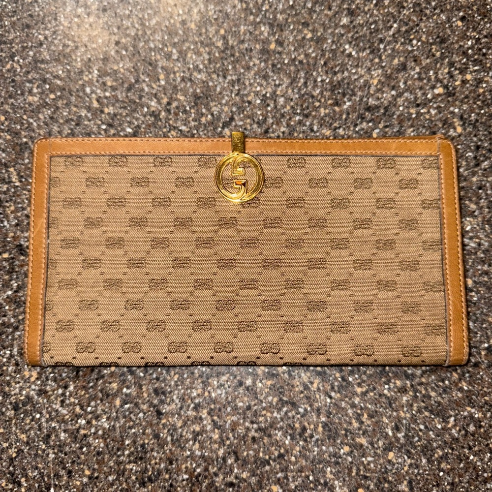 Vintage Gucci Tan and Brown Monogram Clutch with COA